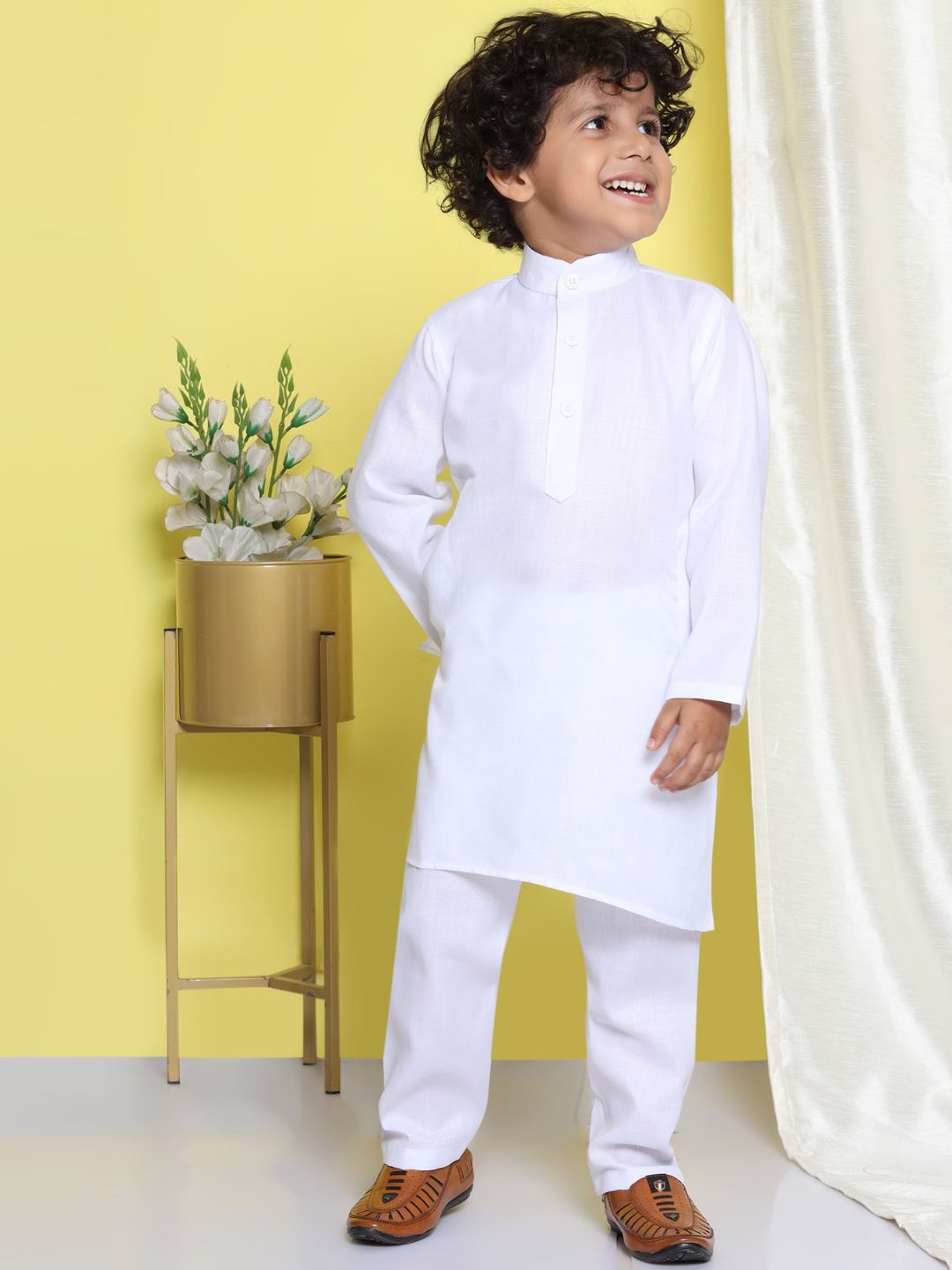 White Solid Pure Cotton Kurta Pyjama With Maroon Dupatta Set For Boys