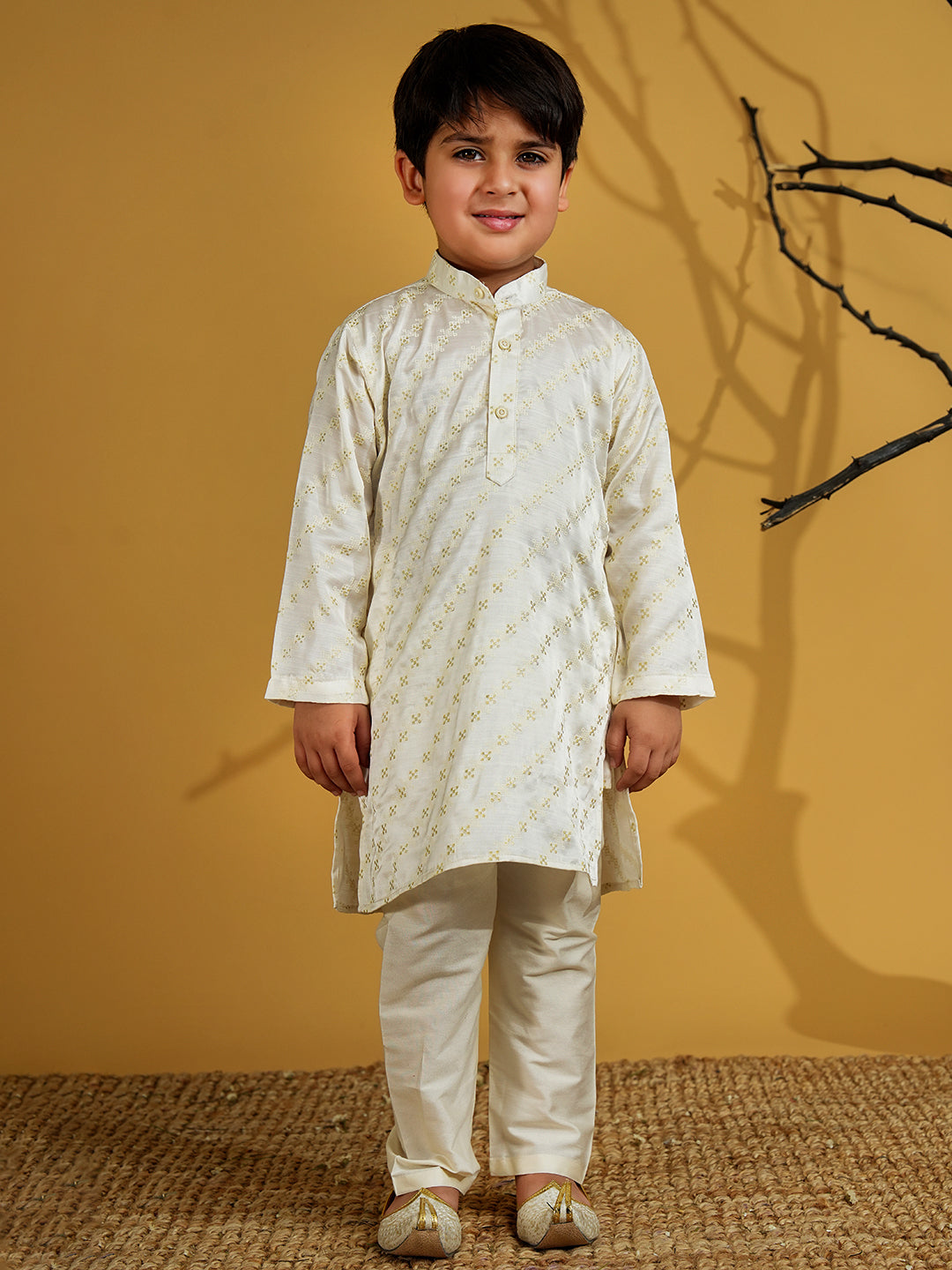 Holi White Silk Blend Full Sleeves Embroidered Kurta Pyjama Set - AJ Dezines