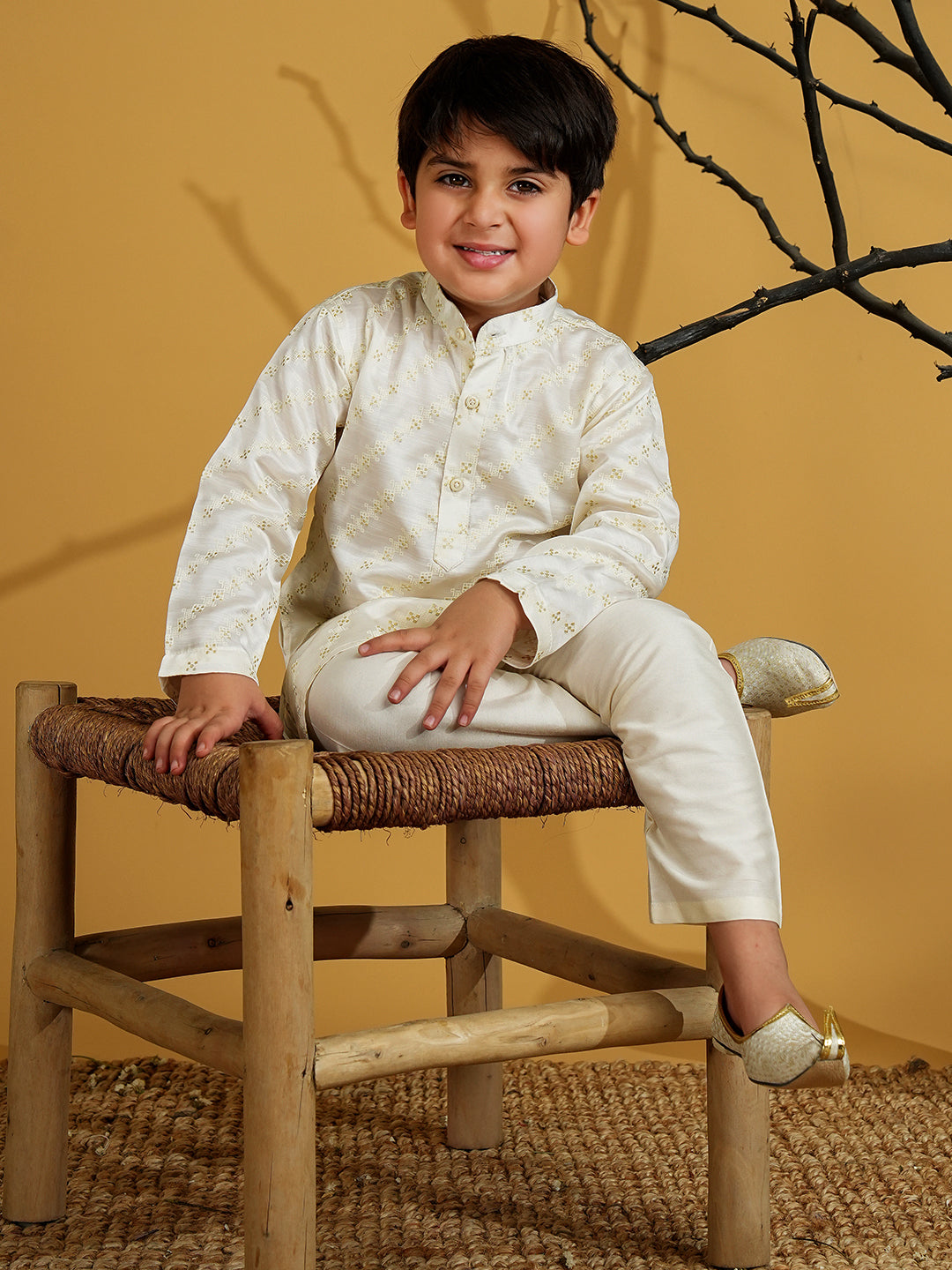 Holi White Silk Blend Full Sleeves Embroidered Kurta Pyjama Set - AJ Dezines