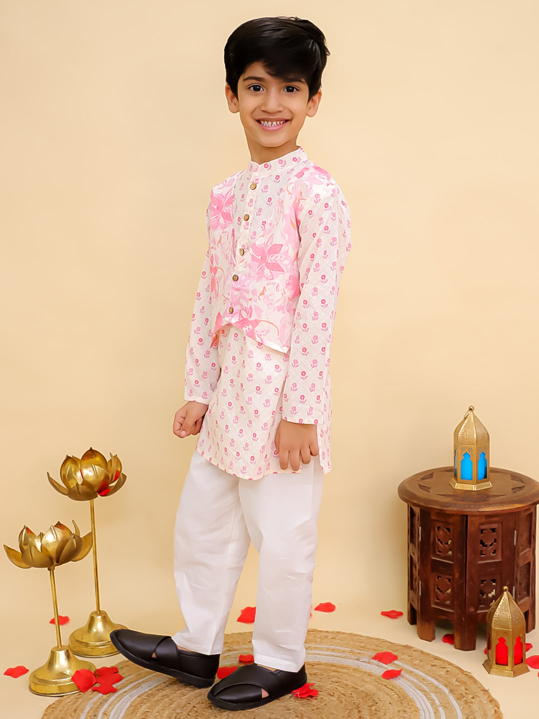 Pink Cotton Full sleeves Floral Print Kurta Pyjama Set - AJ Dezines