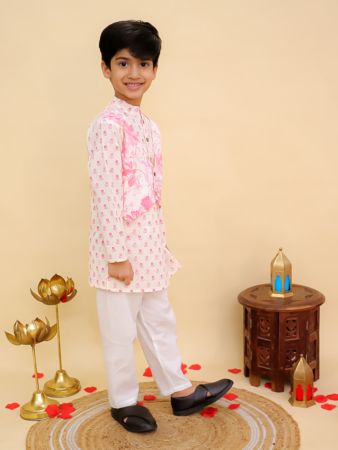 Pink Cotton Full sleeves Floral Print Kurta Pyjama Set - AJ Dezines