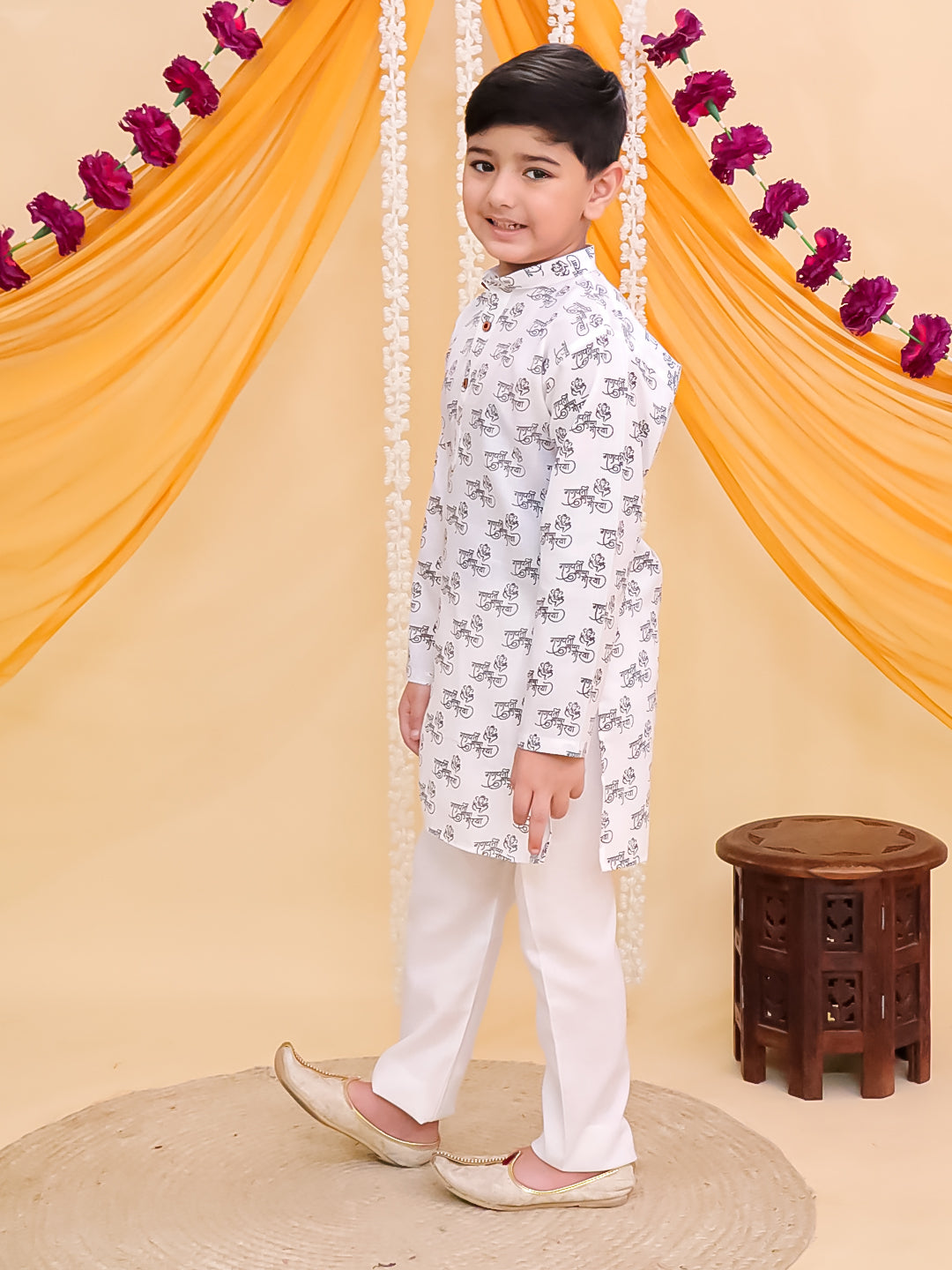 White Cotton Full sleeves Ganesha Printed Kurta Pyjama Set