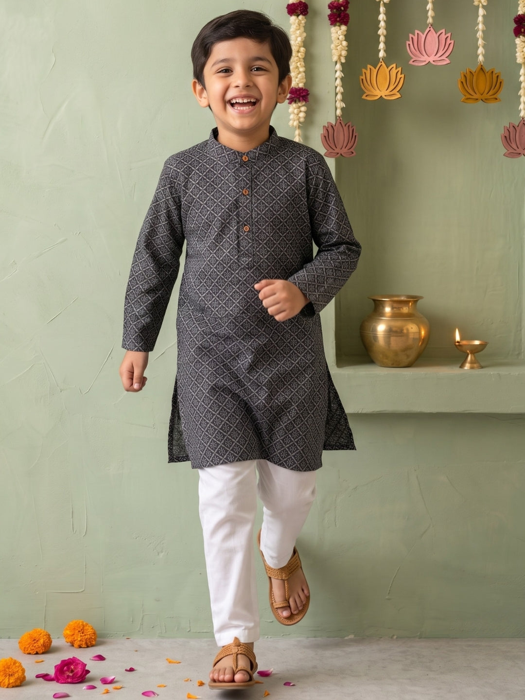 Black Floral Geometric Print Cotton Blend Kurta Pyjama Set For Boys
