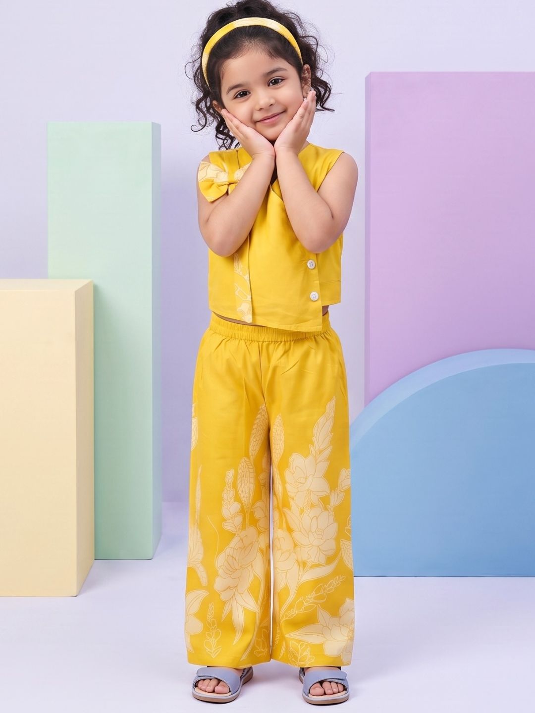 Yellow Sleeveless Floral Cotton Co-Ord Sets For Girls