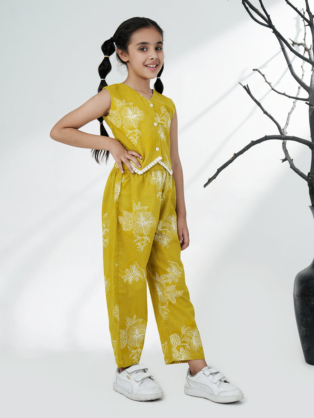 Girls Casual Wear Green Cotton Sleeveless Printed Co-Ord Set