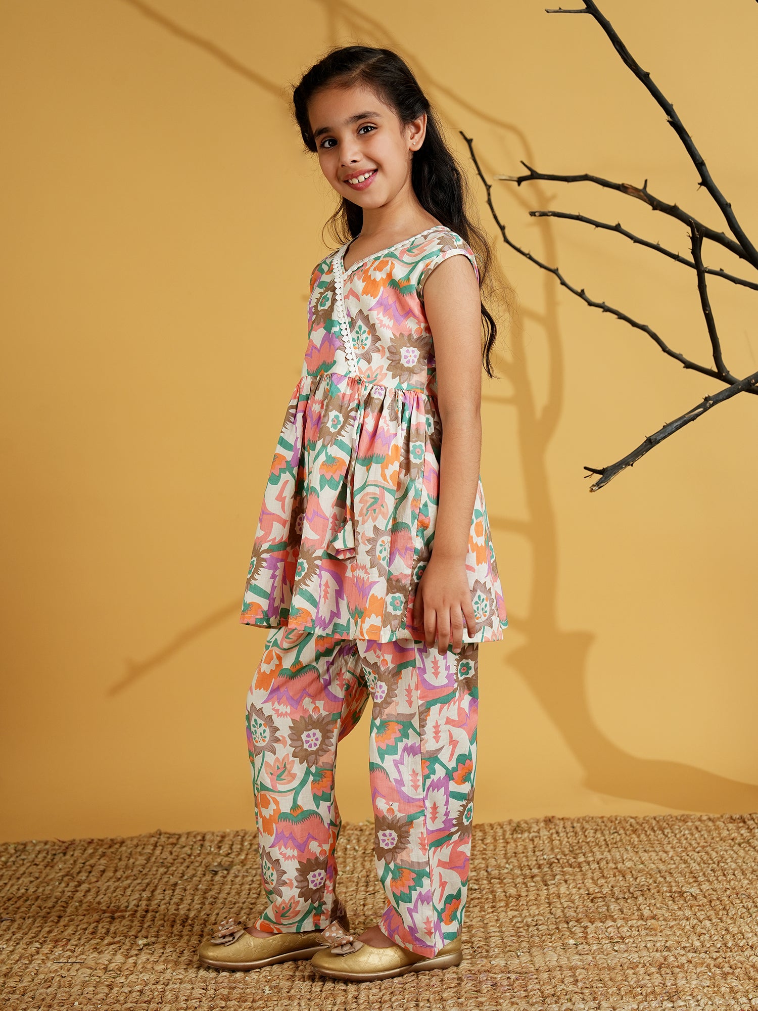 Pink Cotton Sleeveless Floral Print with Lace Work Girls Co-Ords - AJ Dezines